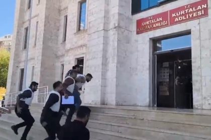 siirtte-ailesinden-2-kisiyi-oldurup-3-kisiyi-yaralayan-zanli-tutuklandi