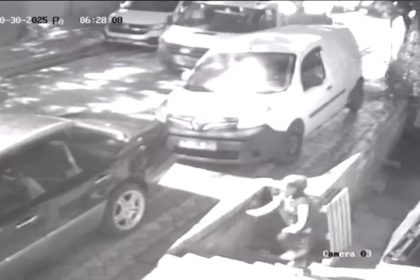 sultangazide-paletleri-kamyonete-yukleyip-caldilar-1i-kadin-2-hirsiz-rahat-tavirlariyla-dikkat-cekti