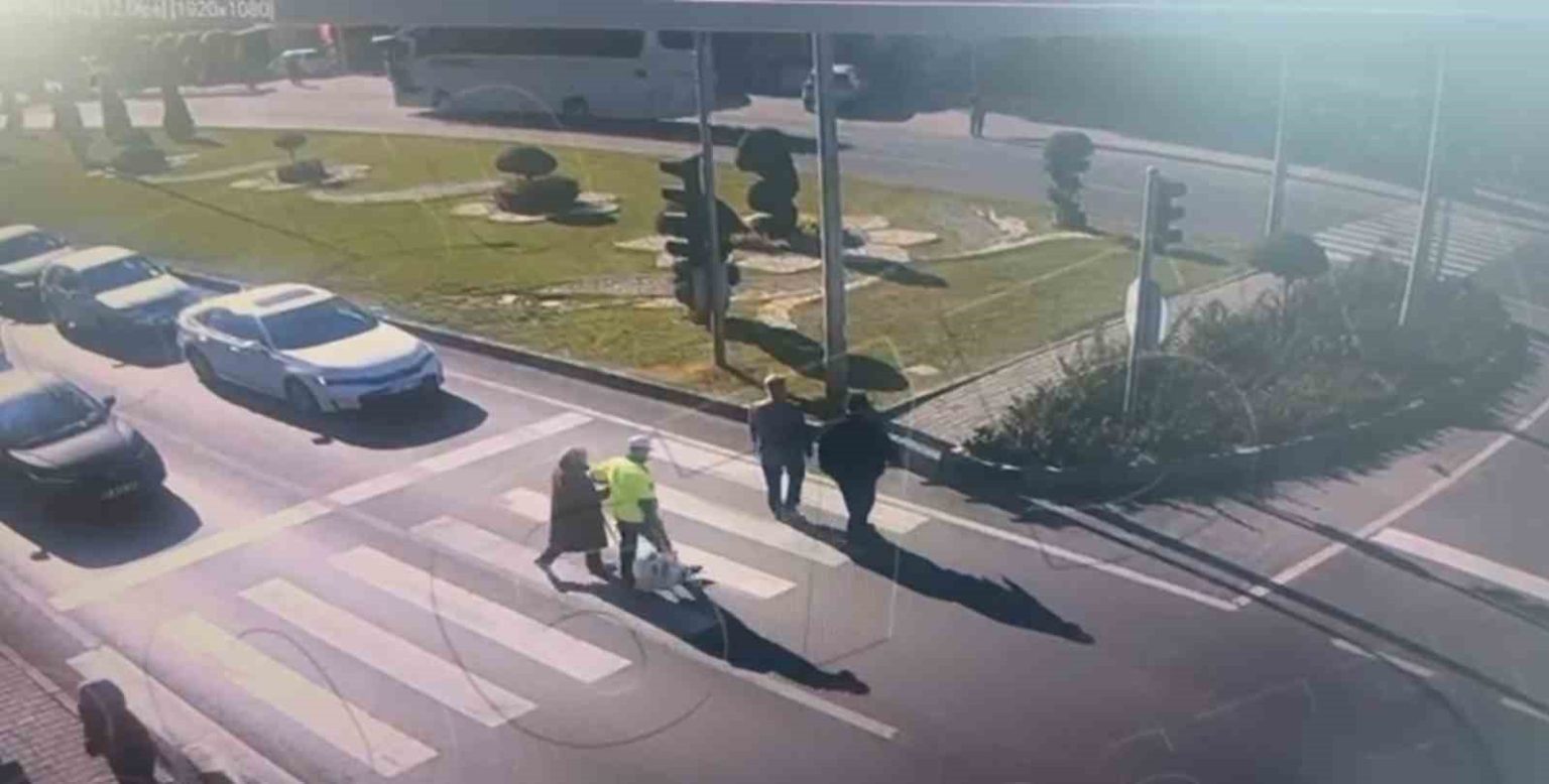 trafik-polisinden-ornek-davranis