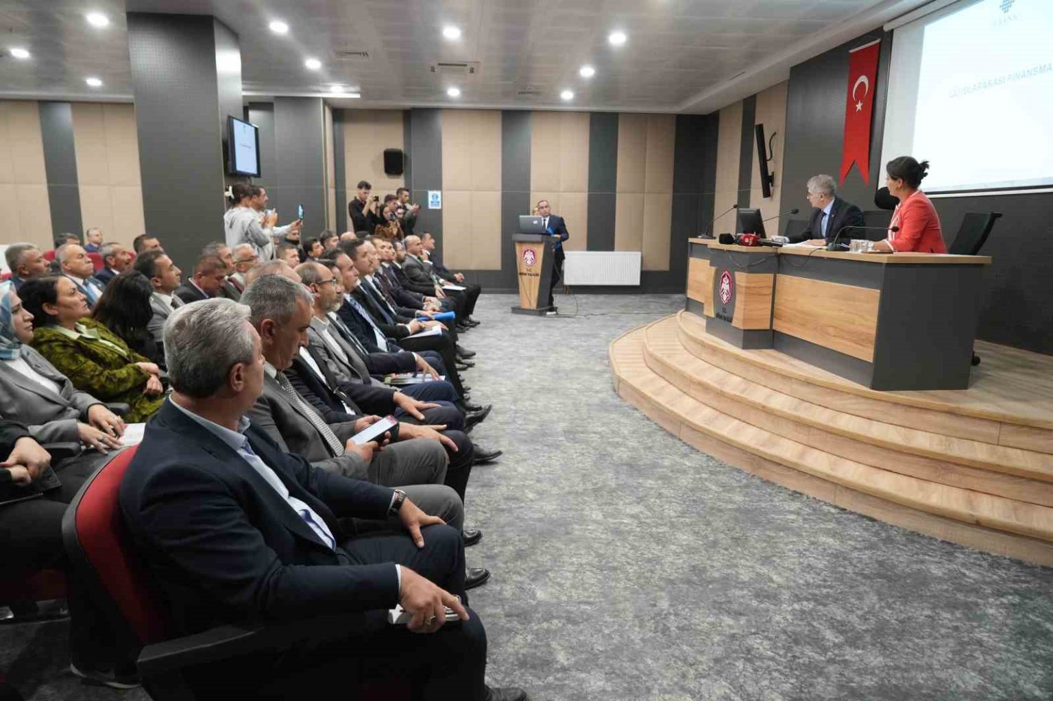 ulukisla-karaman-eregli-hizli-tren-hattinin-yapiminda-sona-gelindi