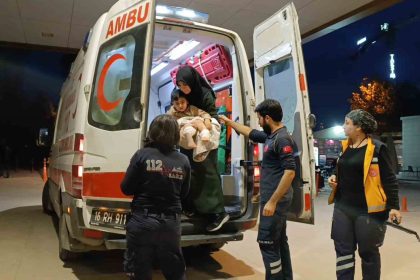 uzerine-caydanlik-devrilen-cocuk-yaralandi