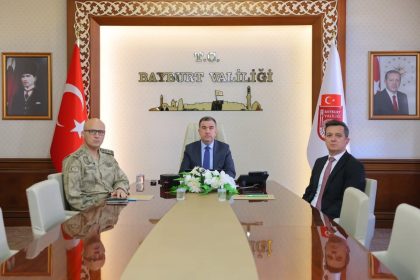 vali-eldivan-bakan-yerlikaya-baskanligindaki-vks-toplantisina-katildi