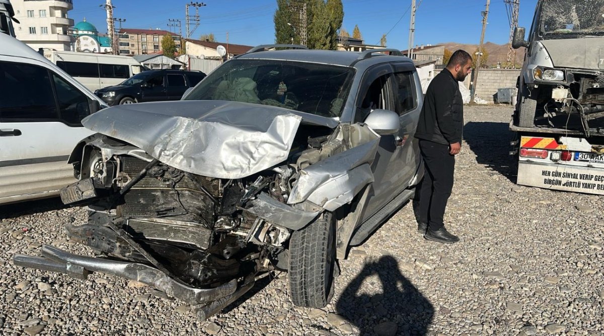 yuksekovada-trafik-kazasi-5-yarali