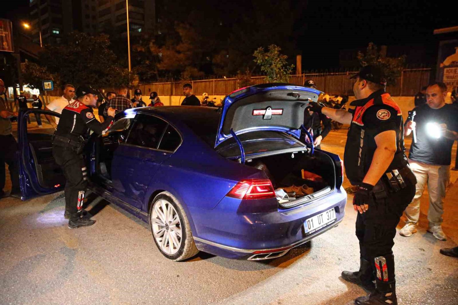 adanada-huzur-ve-guven-uygulamasi-1-milyon-368-bin-tl-ceza-kesildi