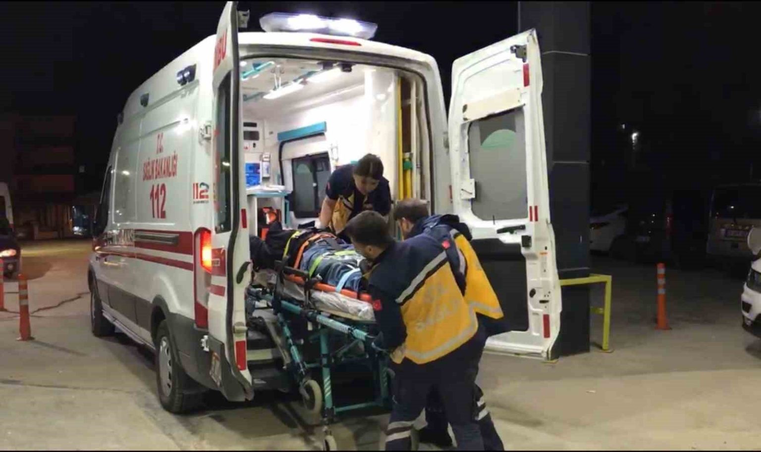 samsunda-tir-otomobile-carpti-4-yarali