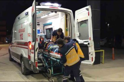 samsunda-tir-otomobile-carpti-4-yarali