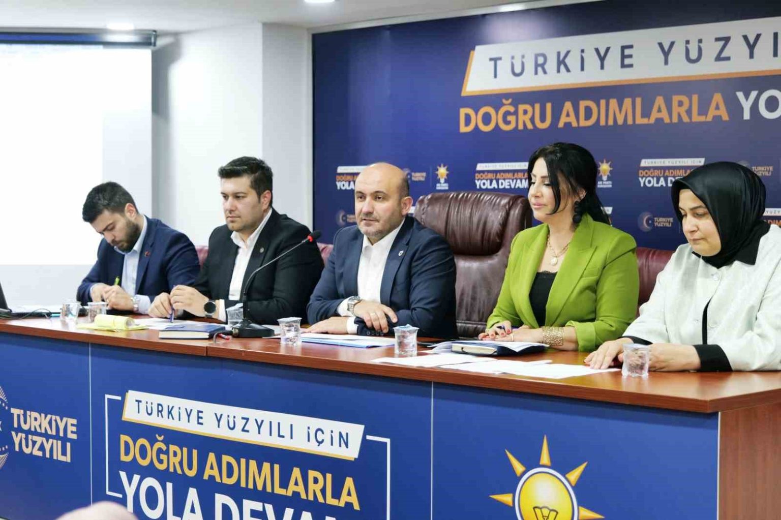 3-kademe-ilce-baskanlari-ve-ilce-koordinatorleri-birim-toplantisi-gerceklestirdi