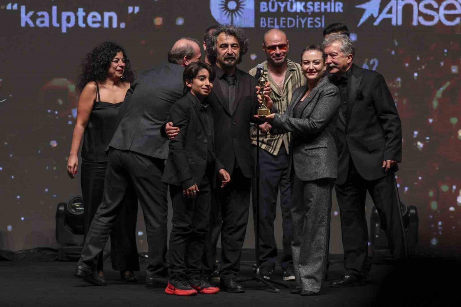 62-altin-portakala-tavsan-imparatorlugu-7-odulle-damga-vurdu