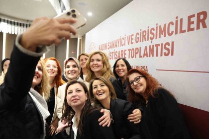 bakan-goktas-cam-tavanlari-kirmak-kolay-degil-ama-azimle-sabirla-ve-kararlilikla-her-engel-asilir