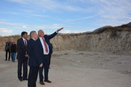 baskan-kumral-devam-eden-projeleri-yerinde-inceledi