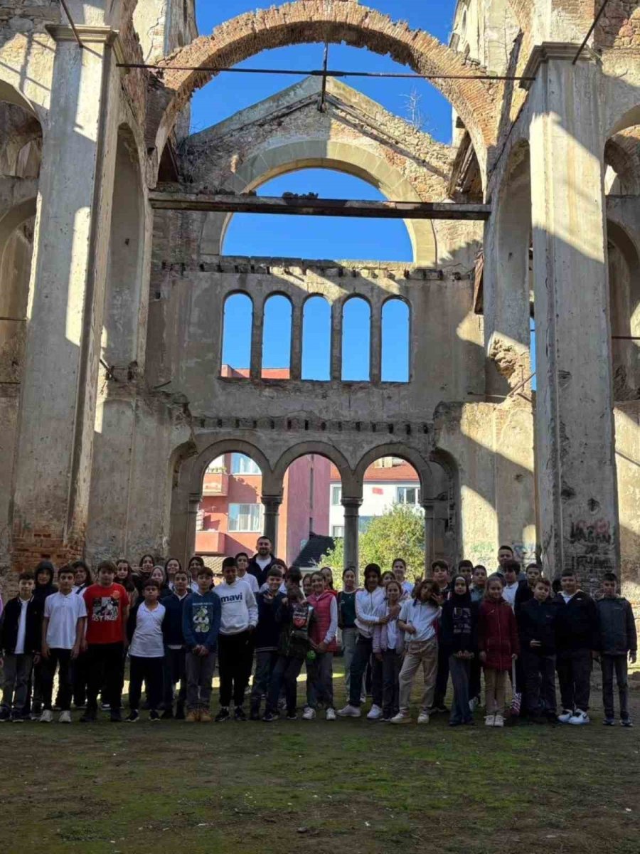 bayirkoyde-miniklerin-tarih-dolu-bilecik-gezisi