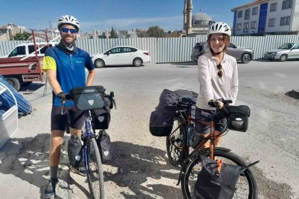 bisikletle-almanyadan-yola-cikip-10-ulkeyi-gecip-konyaya-ulastilar