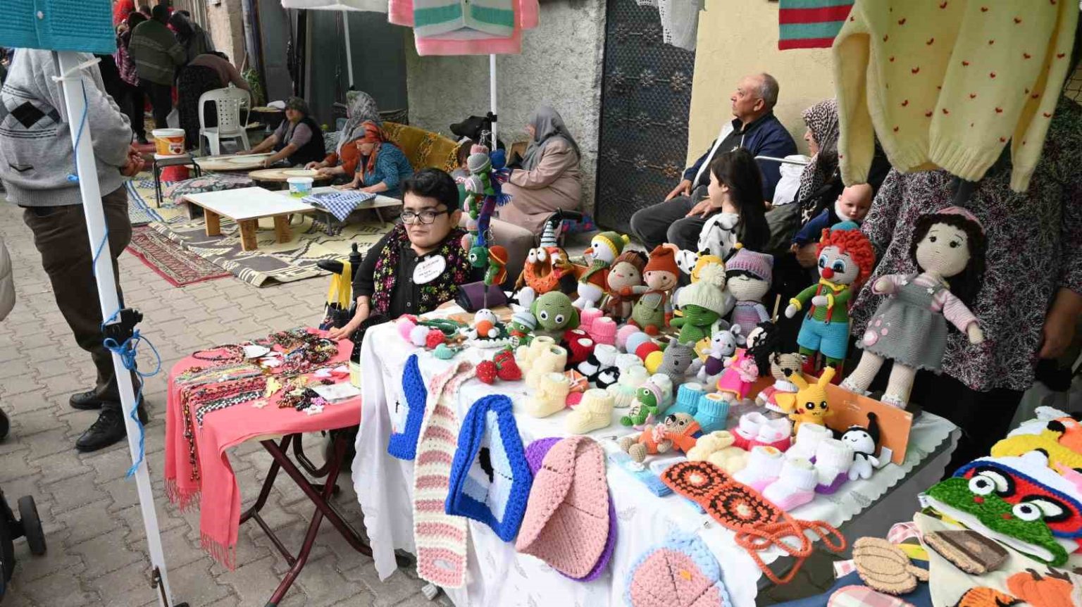 cam-kemik-hastasi-kader-dongel-hobisini-gelir-kapisina-donusturdu