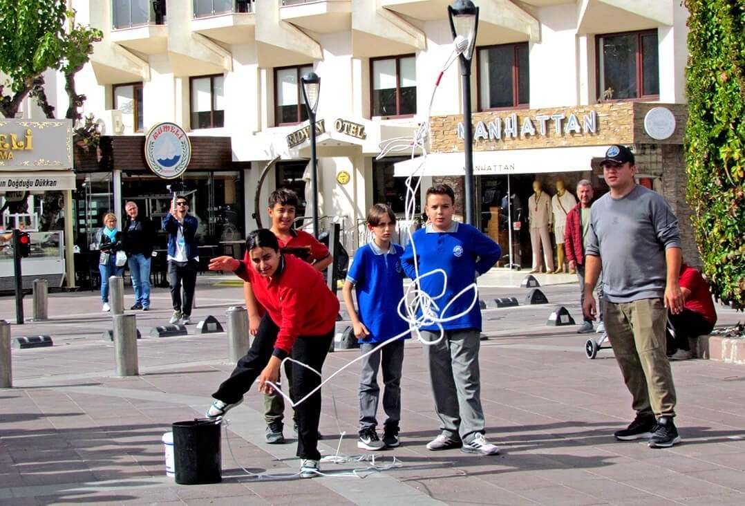 cesmede-kultur-yolu-festivali-coskusu-devam-ediyor