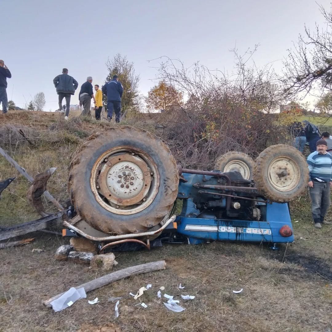 devrilen-traktorun-altinda-kalan-surucu-yaralandi