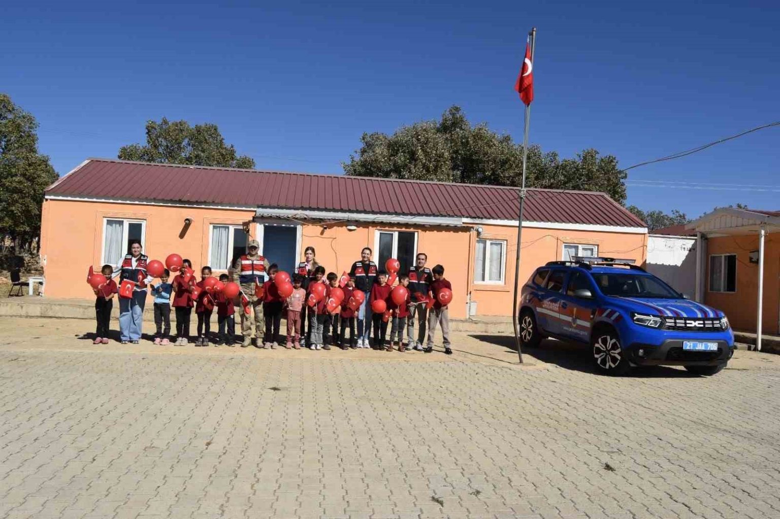 diclede-ogrencilere-jandarmadan-tanitim