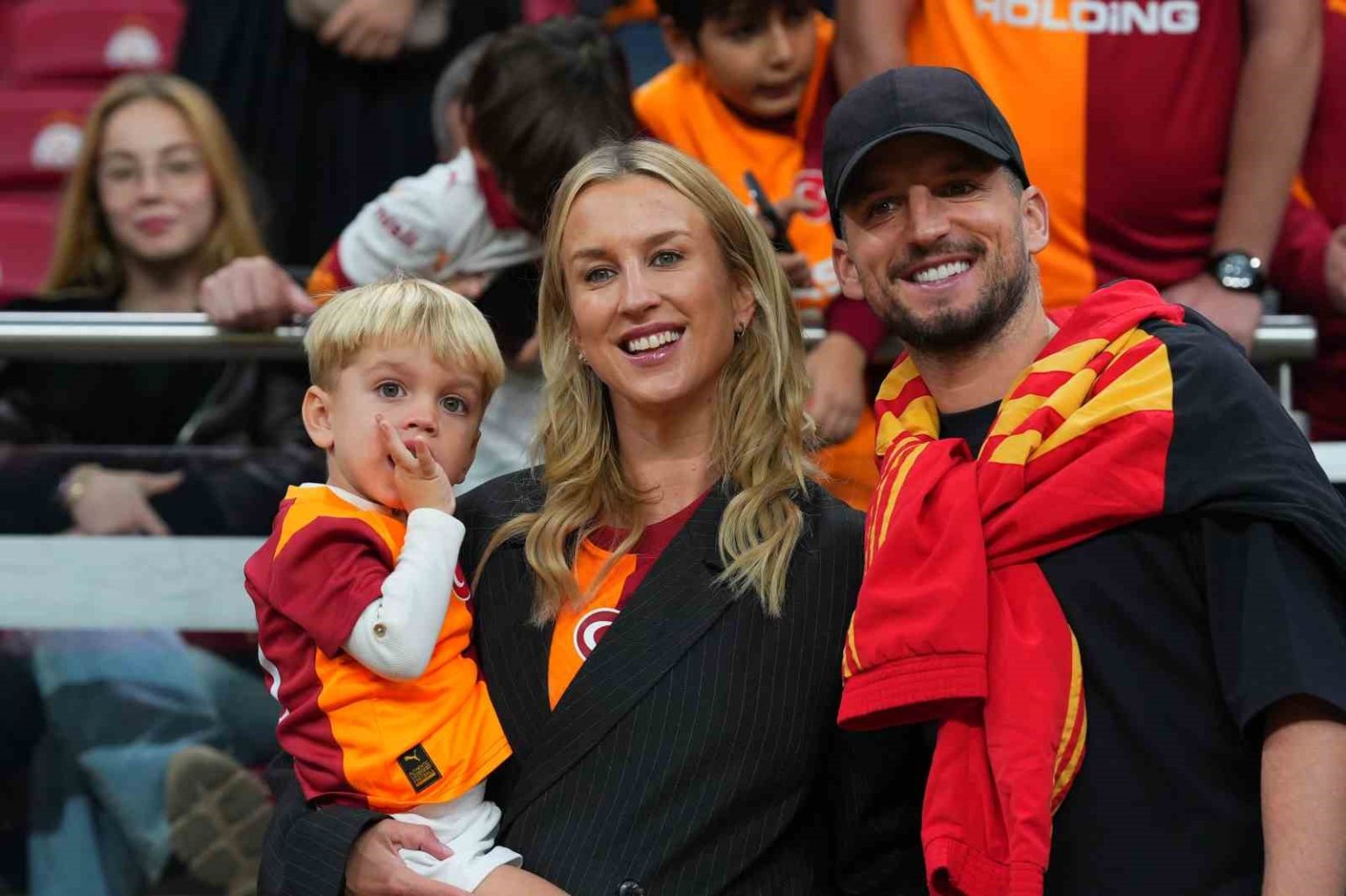 dries-mertens-ve-ailesi-rams-parkta