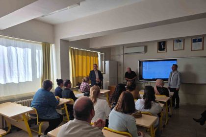 efelerde-ogretmenler-proje-uretimi-icin-bir-araya-geldi