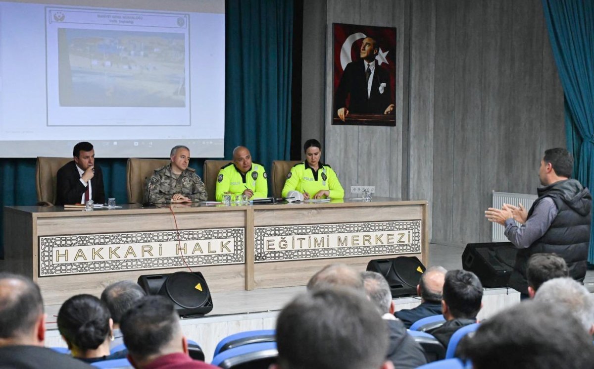 emniyet-muduru-ayata-sofor-esnafiyla-bir-araya-geldi