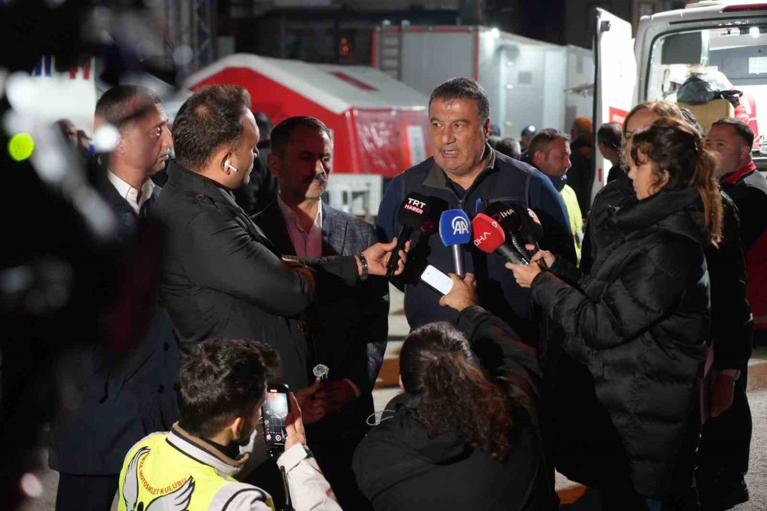 gebzede-40in-uzerinde-uzman-bolgede-inceleme-yapiyor