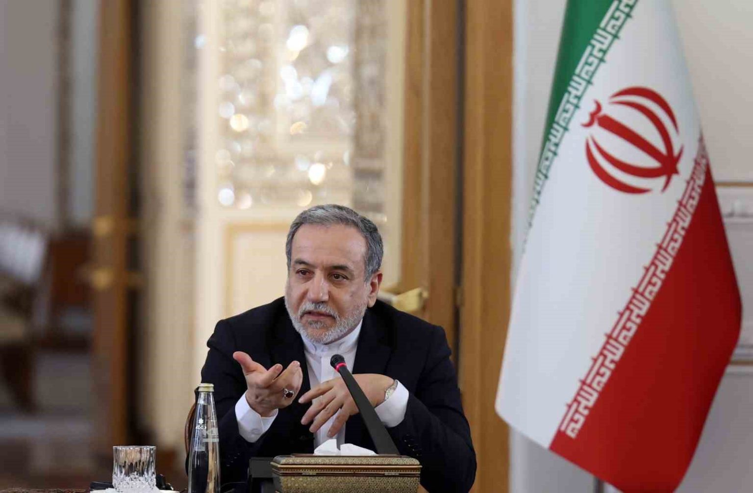 iran-disisleri-bakani-arakci-abd-ile-fuze-programimiz-konusunda-muzakere-etmeyecegiz