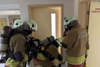 kadin-dogum-hastanesinde-yangin-tatbikati-gercegini-aratmadi