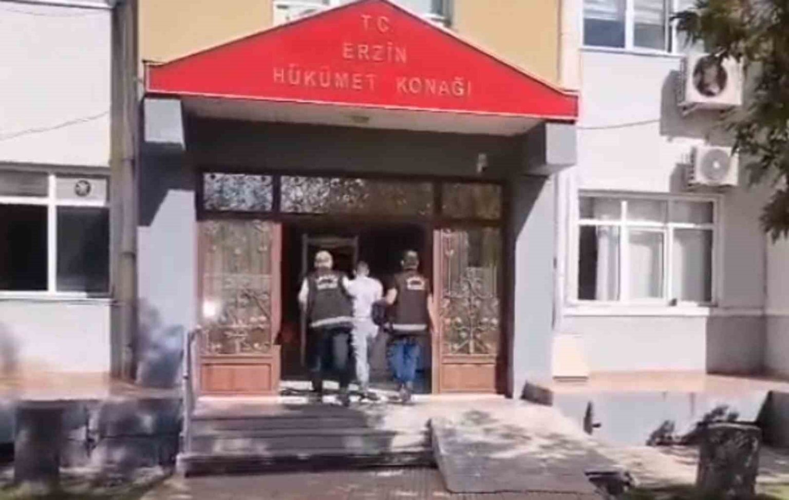 kadina-siddet-uygulayan-sahis-erzinde-yakalandi