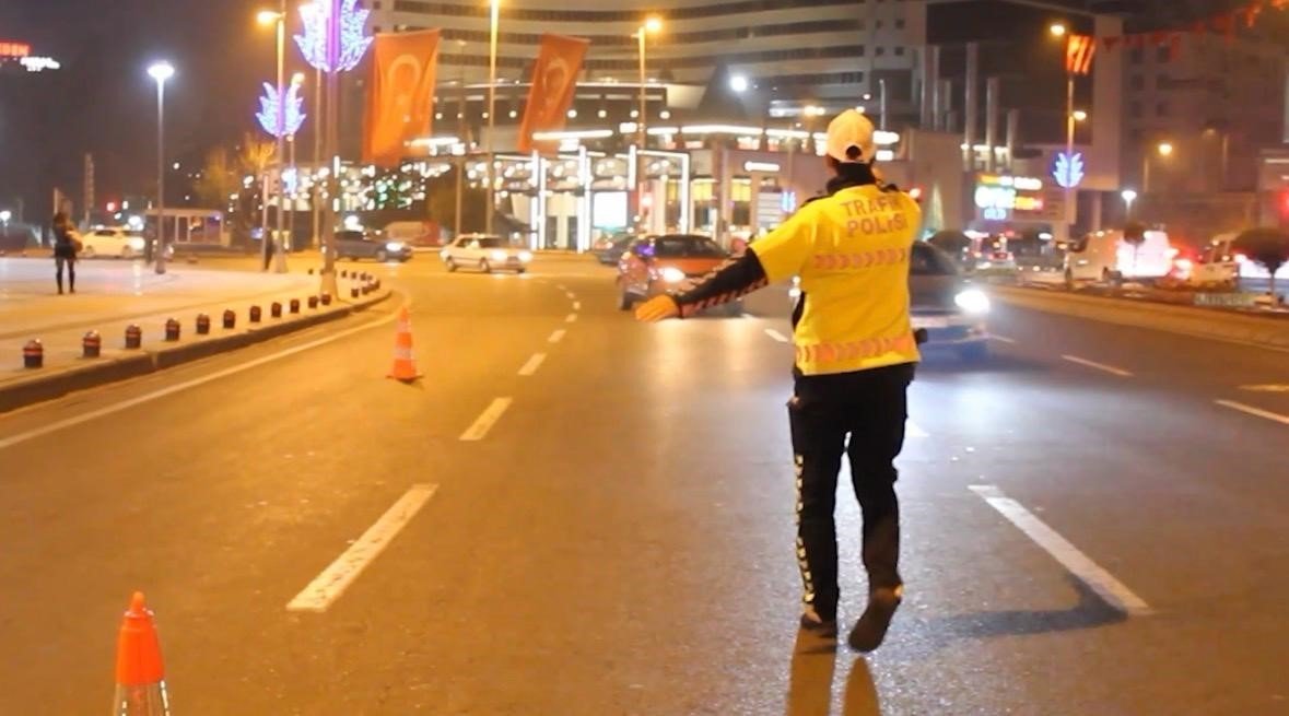 kayseride-702-personelle-es-zamanli-uygulama-52-aranan-sahis-yakalandi