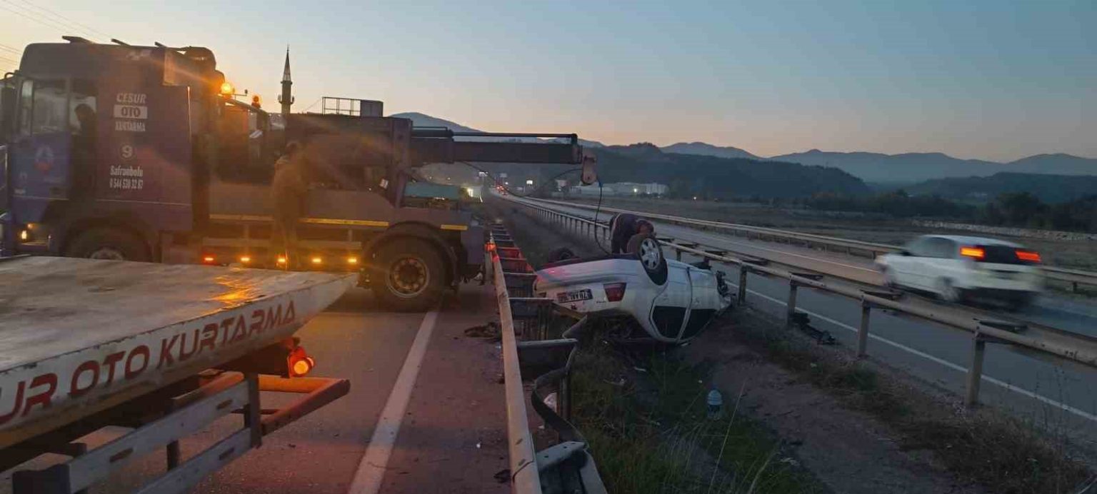 kontrolden-cikan-otomobil-takla-atti-2-yarali