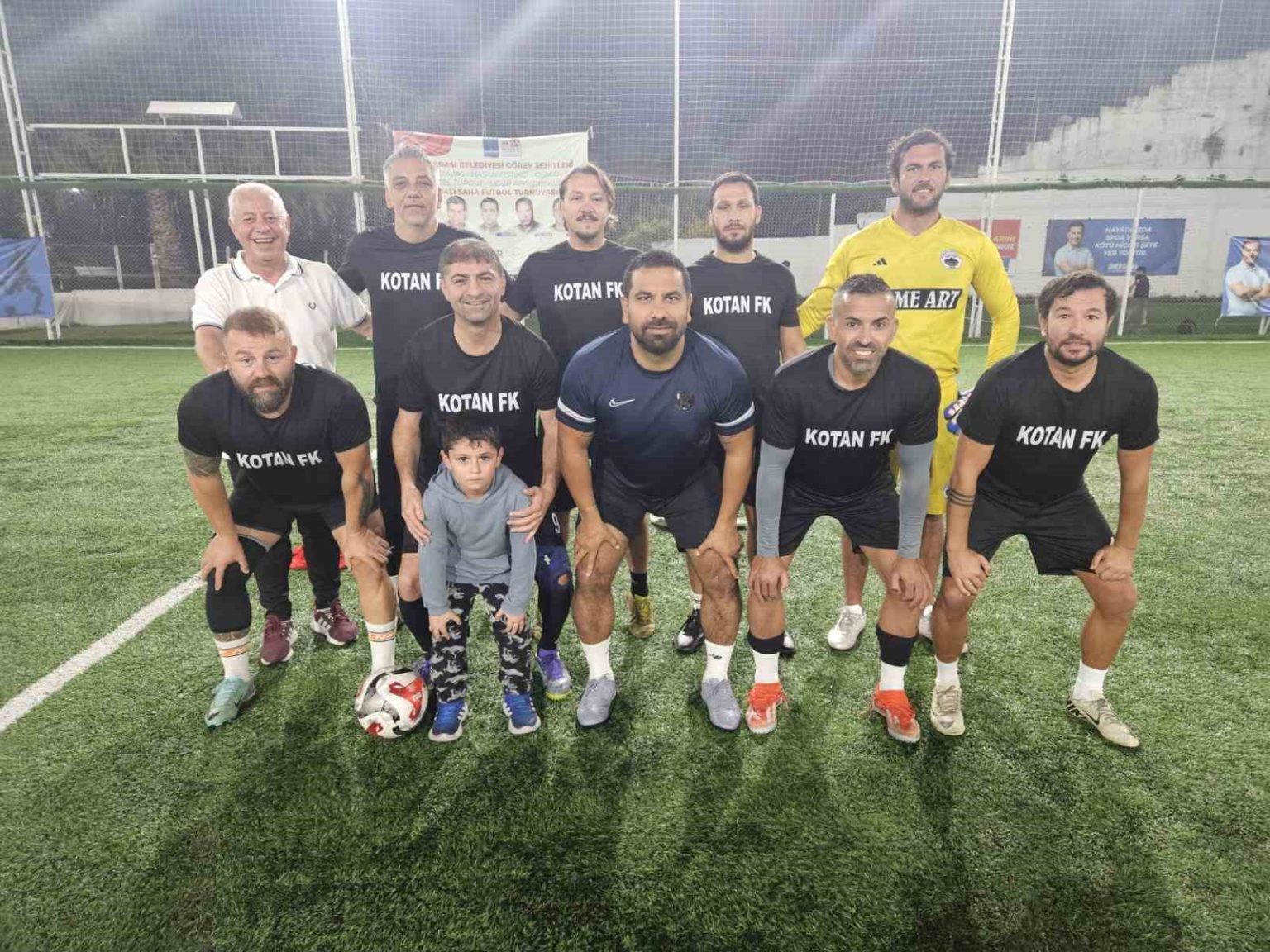 kusadasi-belediyesi-gorev-sehitleri-turnuvasinda-sampiyon-kotan-fk-oldu