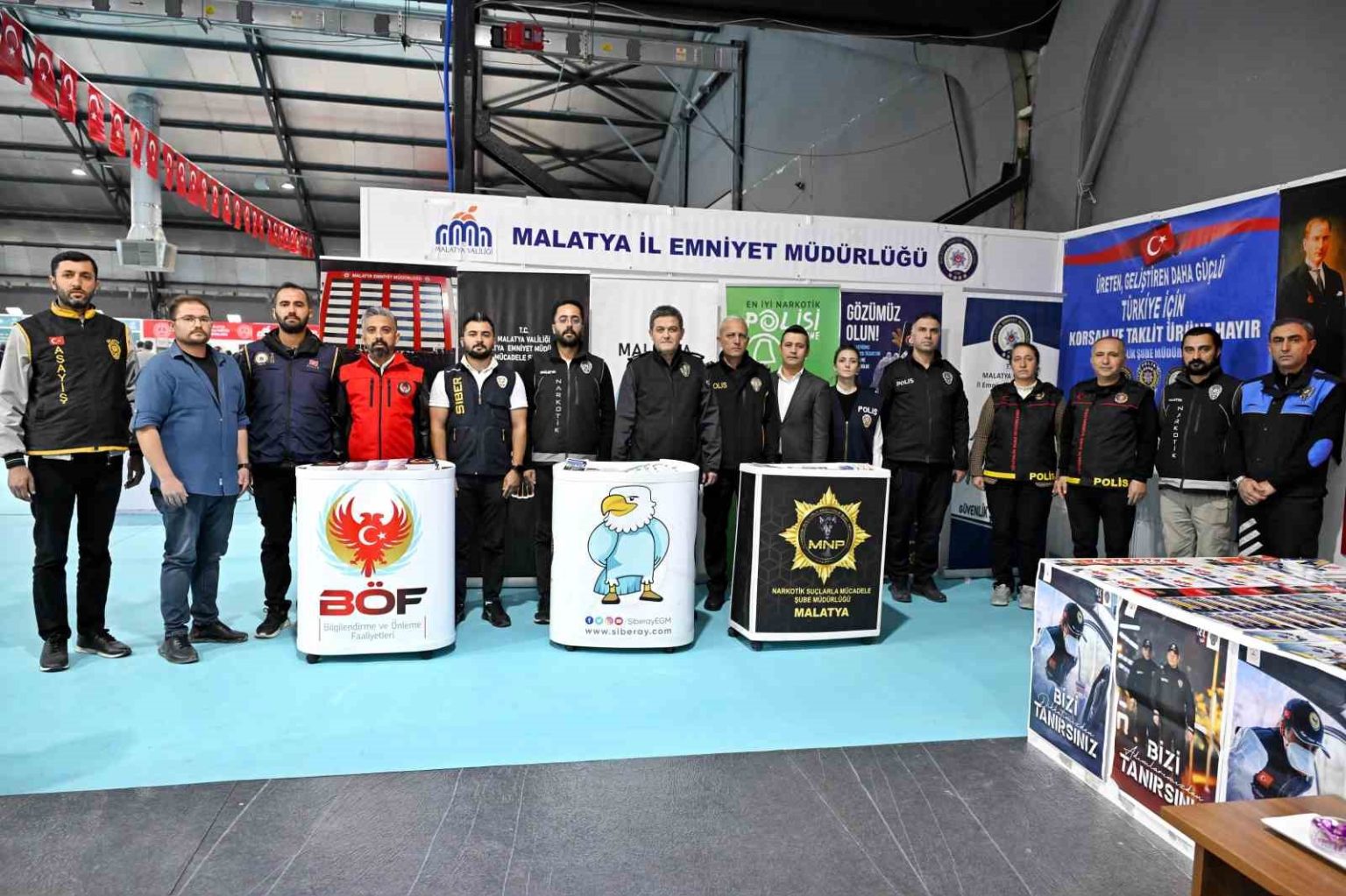 malatya-kitap-fuarinda-emniyetten-bilgilendirme-standi