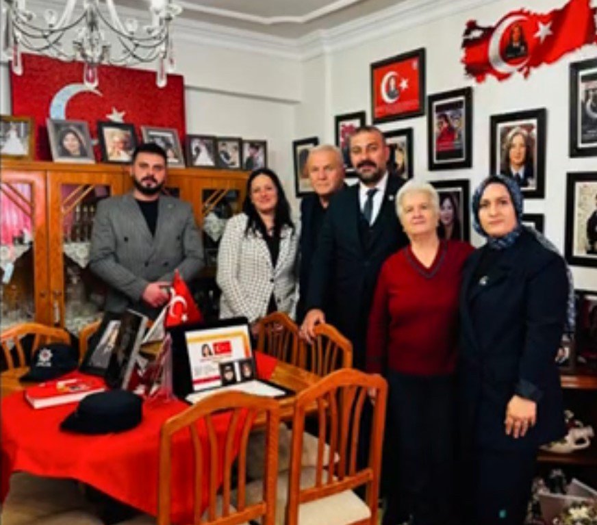 mhp-edirne-teskilati-sehit-ailelerinin-evine-misafir-oldu