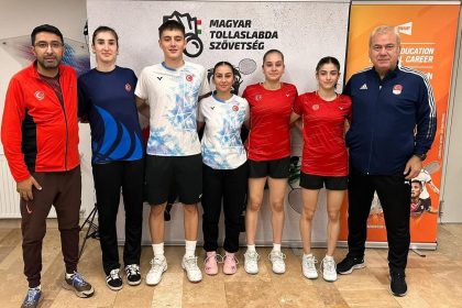 milli-badmintoncular-avrupada-yari-finalde