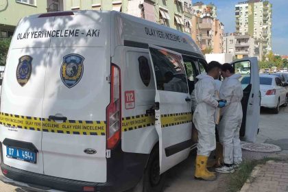 ogluna-ulasamayinca-kayseriden-antalyaya-geldi-cansiz-bedeni-ile-karsilasinca-feryatlari-yurek-dagladi