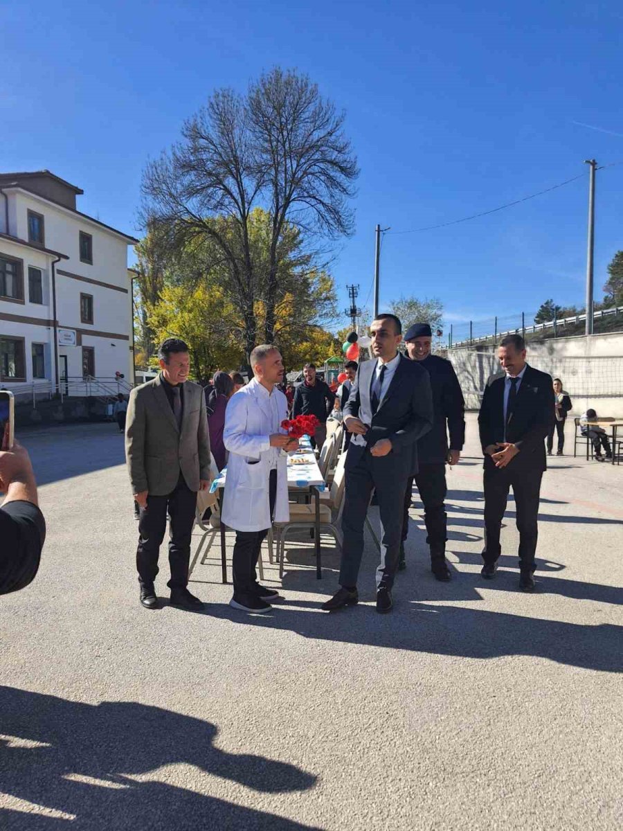 ogrencilerden-filistine-anlamli-destek