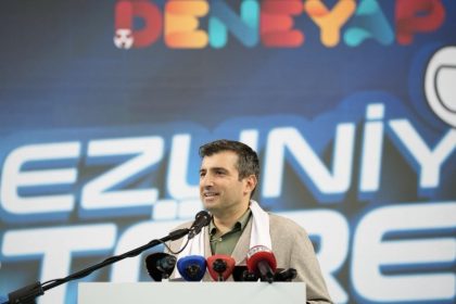 selcuk-bayraktar-mezun-olan-genclere-seslendi-bu-guzel-ulkenin-geleceginde-sizlerin-imzasi-olacak