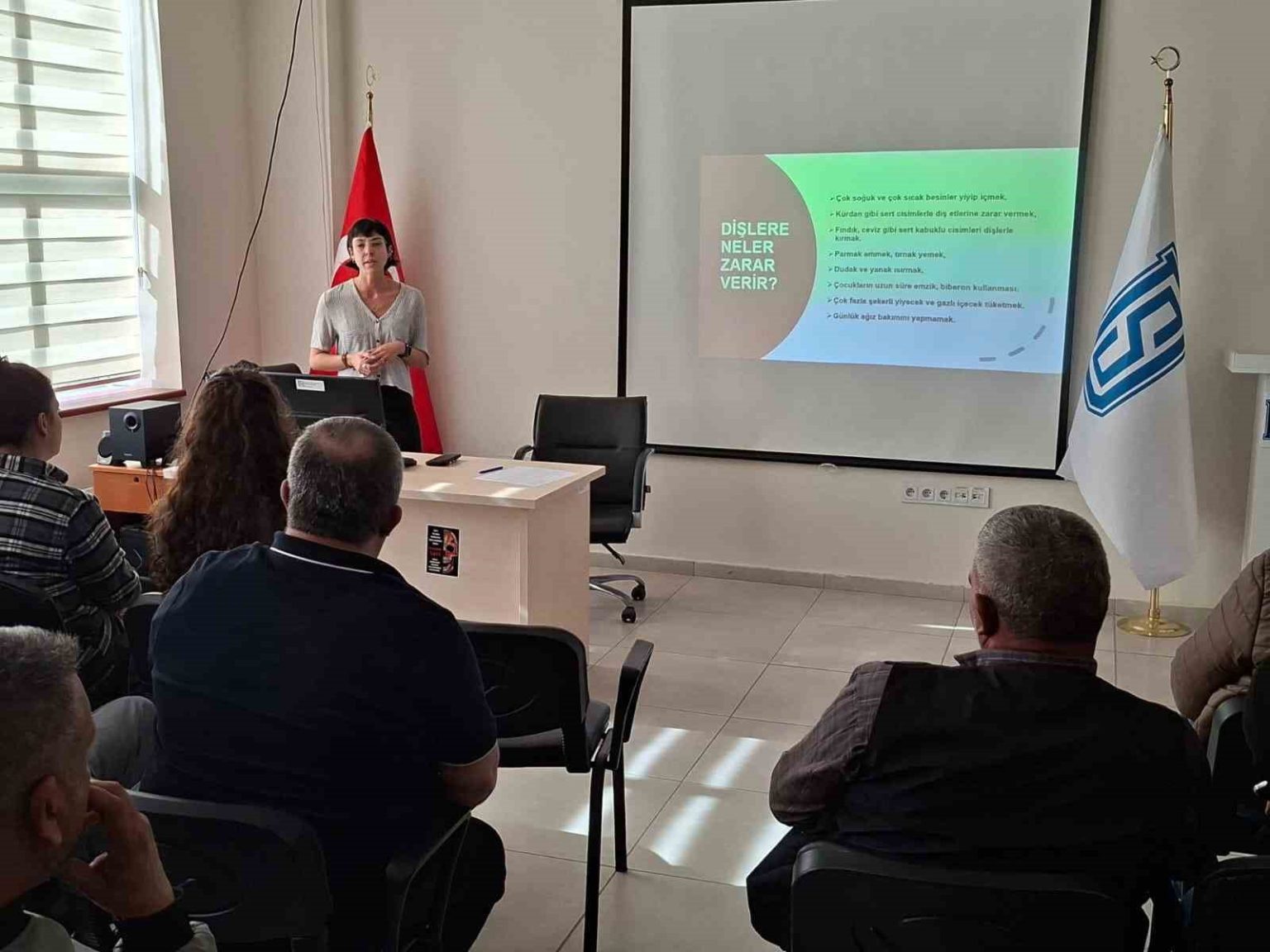 toplumsal-farkindalik-icin-dis-sagligi-egitimi-verildi