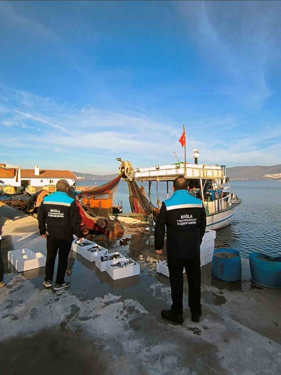 yasak-ag-ile-avlanan-baliklara-el-konuldu