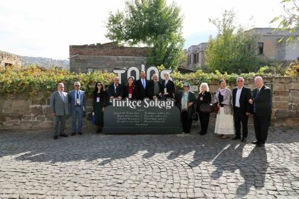 14-ulkeden-54-yazar-ve-sair-turkce-sokaginda-bulustu