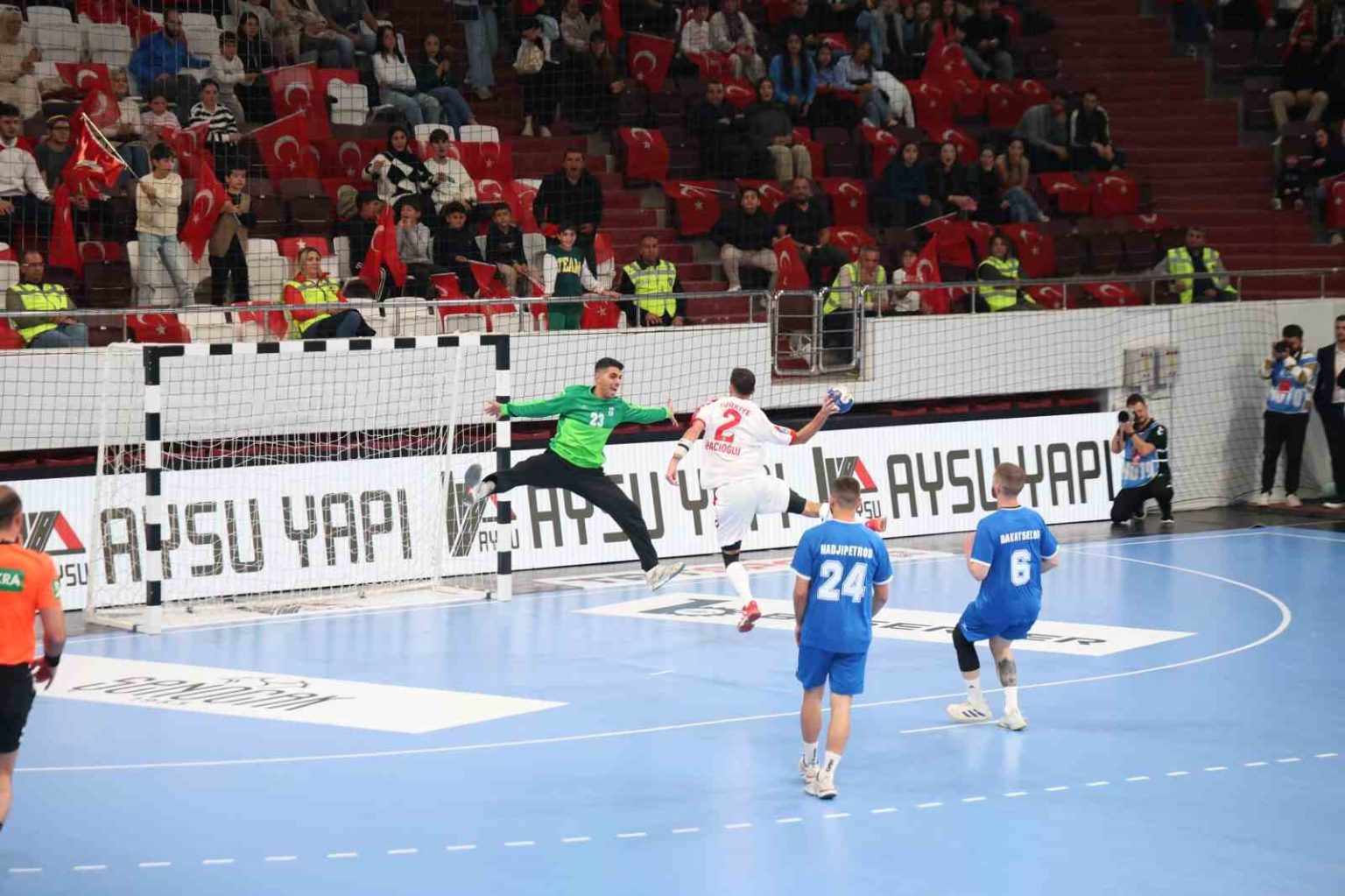 a-milli-hentbol-erkek-milli-takimi-guney-kibris-rum-kesimini-yenerek-ikinci-tura-yukseldi