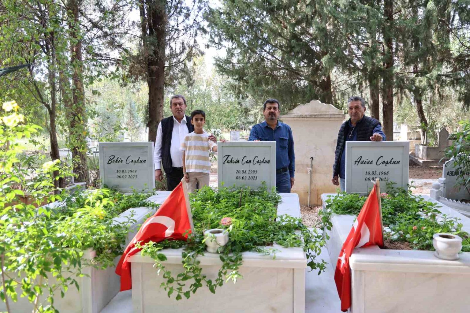 alpargun-apartmaninda-karar-cikti-hayatini-kaybedenlerin-yakinlari-kabir-baslarinda