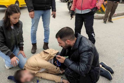 aniden-yere-yigilan-seker-hastasi-genc-korkuttu