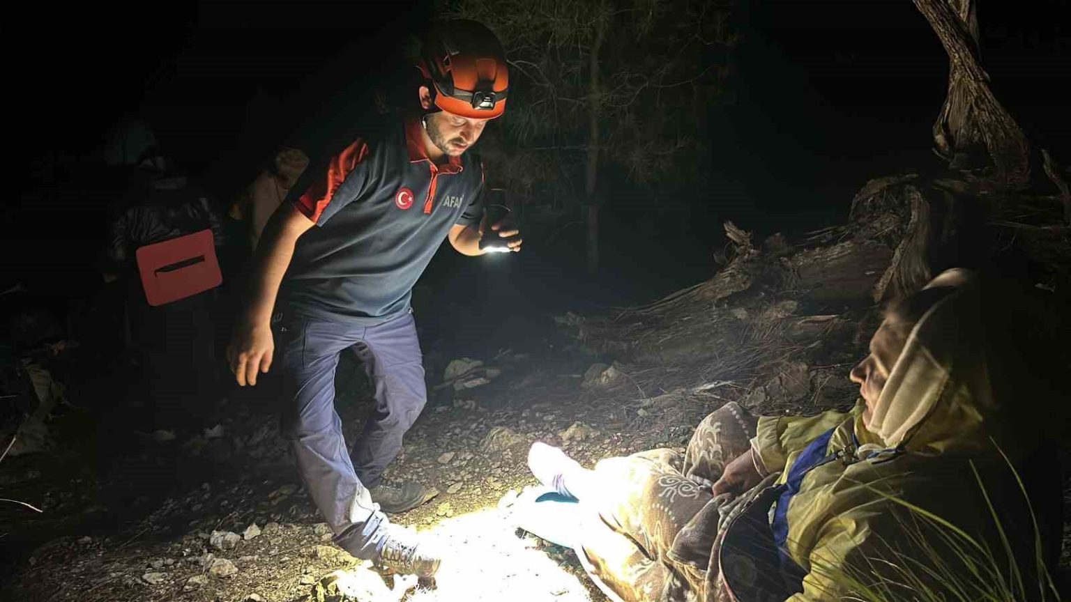 antalyada-daglik-alanda-mahsur-kalan-ukraynali-kadin-kurtarildi