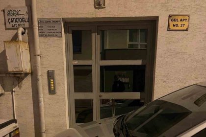 apartman-onune-park-edilen-arac-yuzunden-vatandas-evine-giremedi