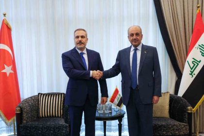 bakan-fidan-irak-savunma-bakani-abbasi-ile-gorustu