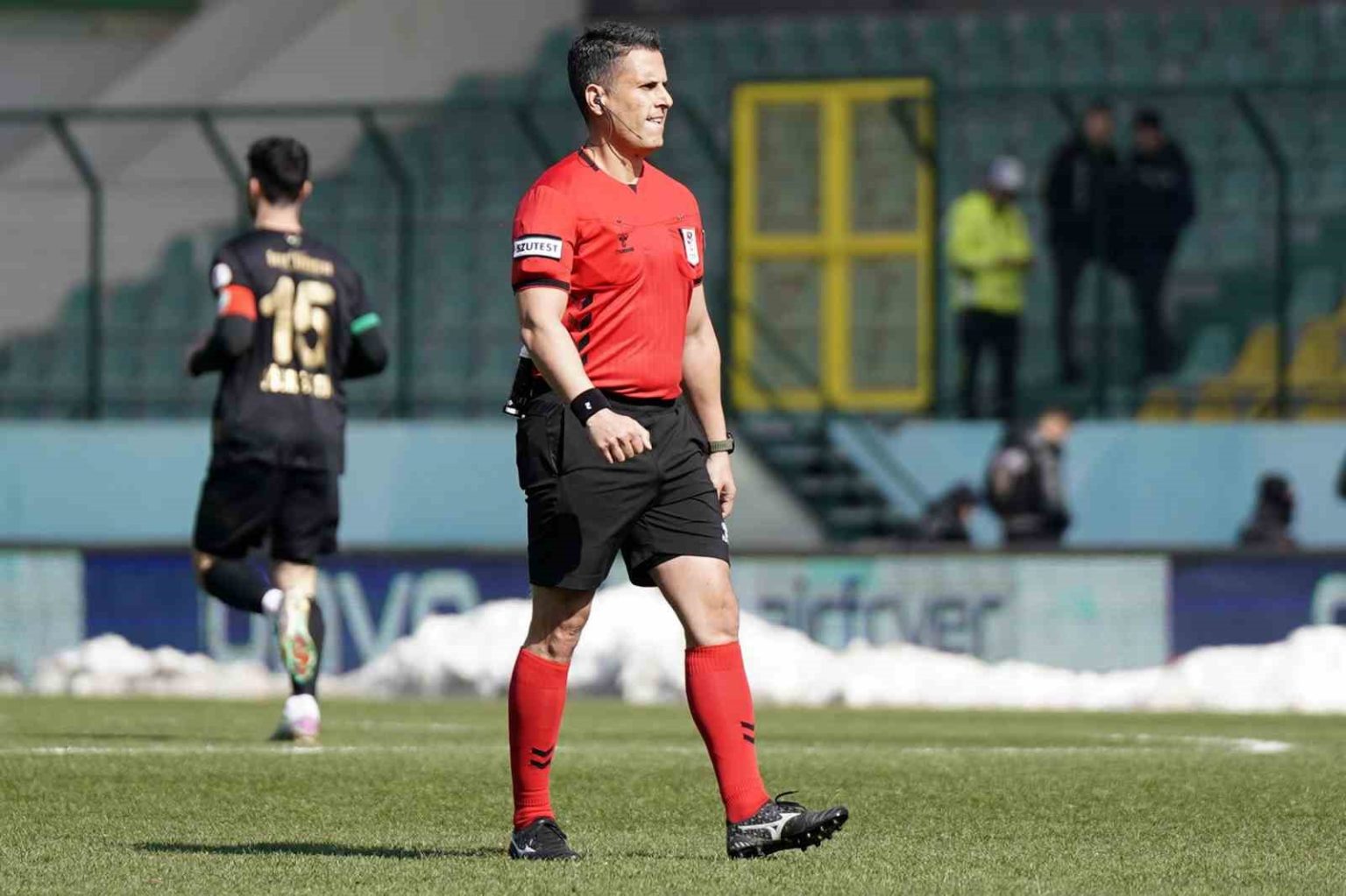 besiktas-fenerbahce-derbisinin-vari-sarper-baris-saka-oldu