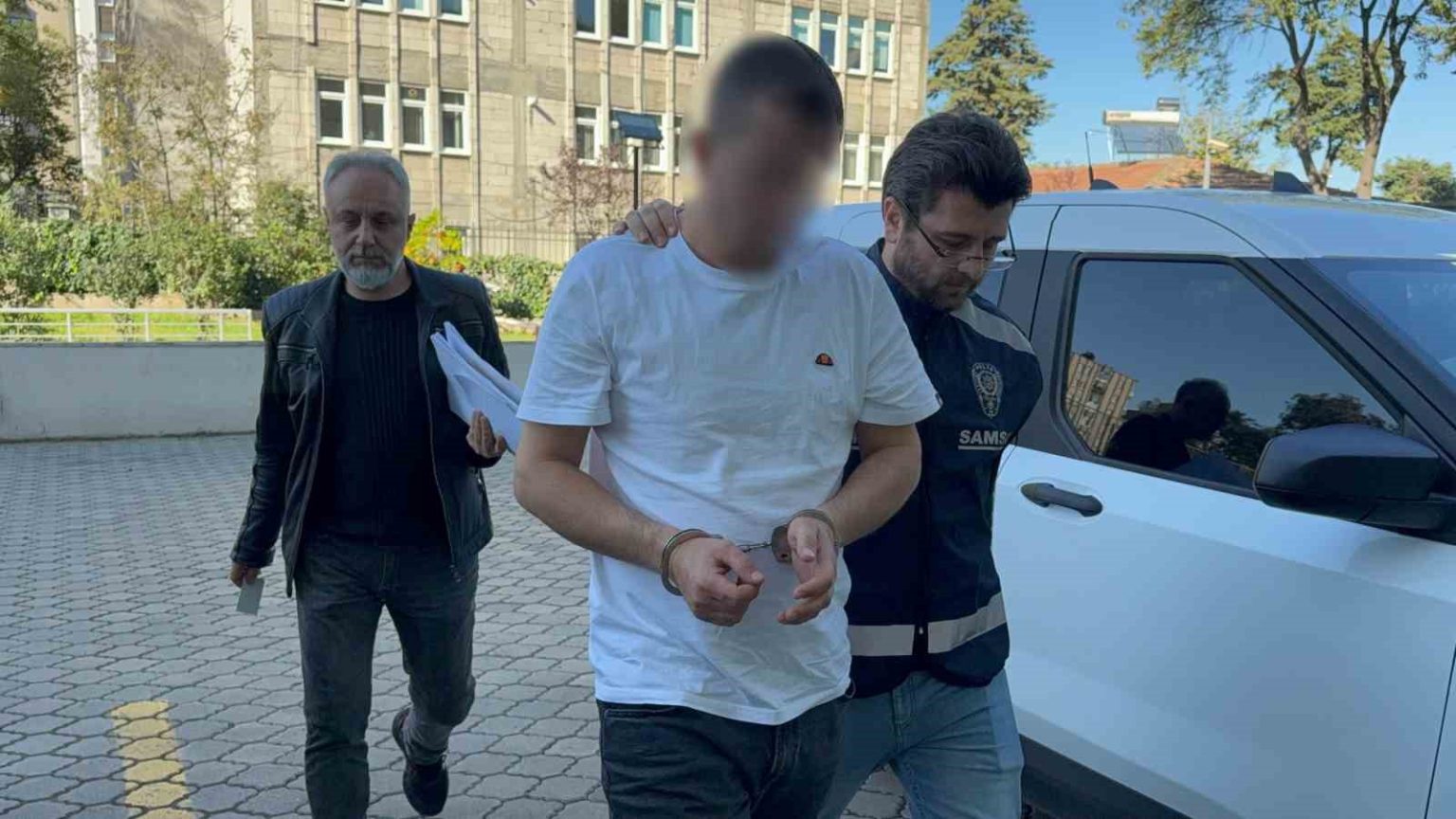 birahanedeki-mac-tartismasinda-fizik-muhendisi-bicakla-agir-yaralandi