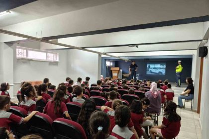 buharkentte-jandarma-minik-ogrencilere-gorevlerini-anlatti