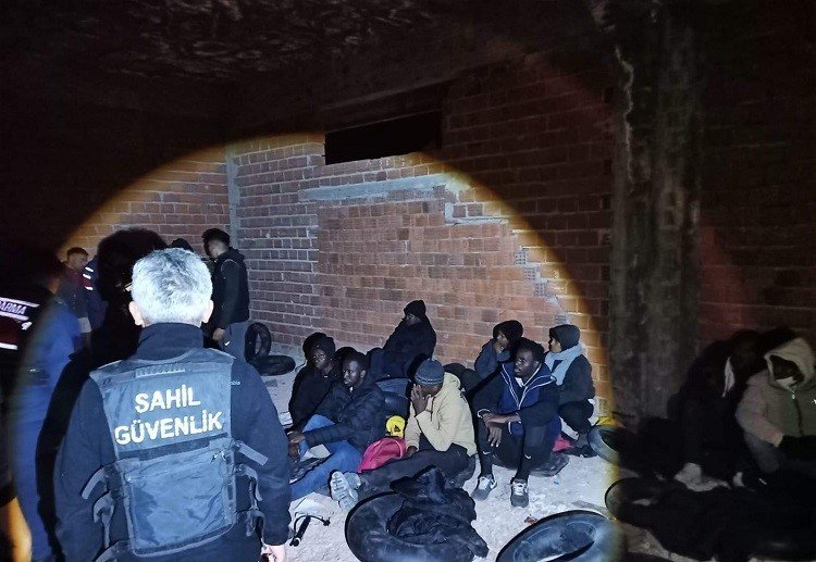 cesmede-27-duzensiz-gocmen-yakalandi