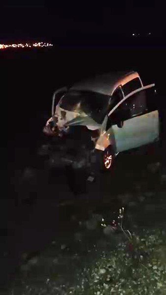 diyarbakirda-hafif-ticari-arac-ile-traktor-carpisti-2-yarali